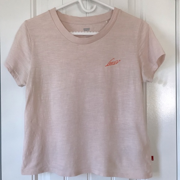 Levi's Crewneck Pink T-Shirt Size Small - Picture 1 of 5